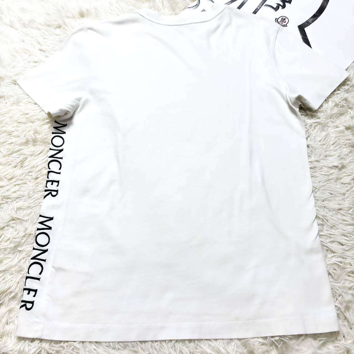 極美品エンボスロゴMONCLER半袖Tシャツ認証済み確実正規品ホワイト白 サイドエンボスロゴライン入り 爽快コットン綿生地 M~Sモンクレール拍卖