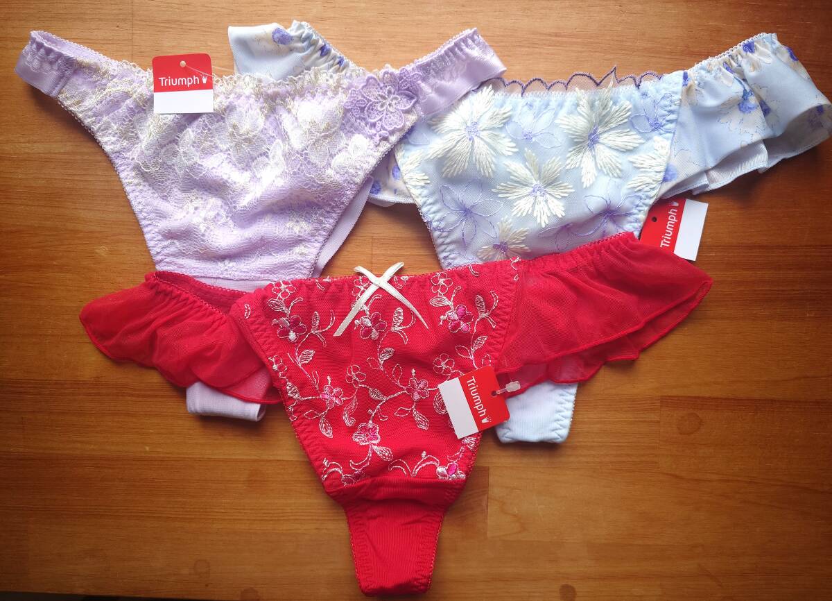 【新品】トリンプ Tバックショーツ Mサイズ 3枚セット triumph アモスタイル レッド拍卖