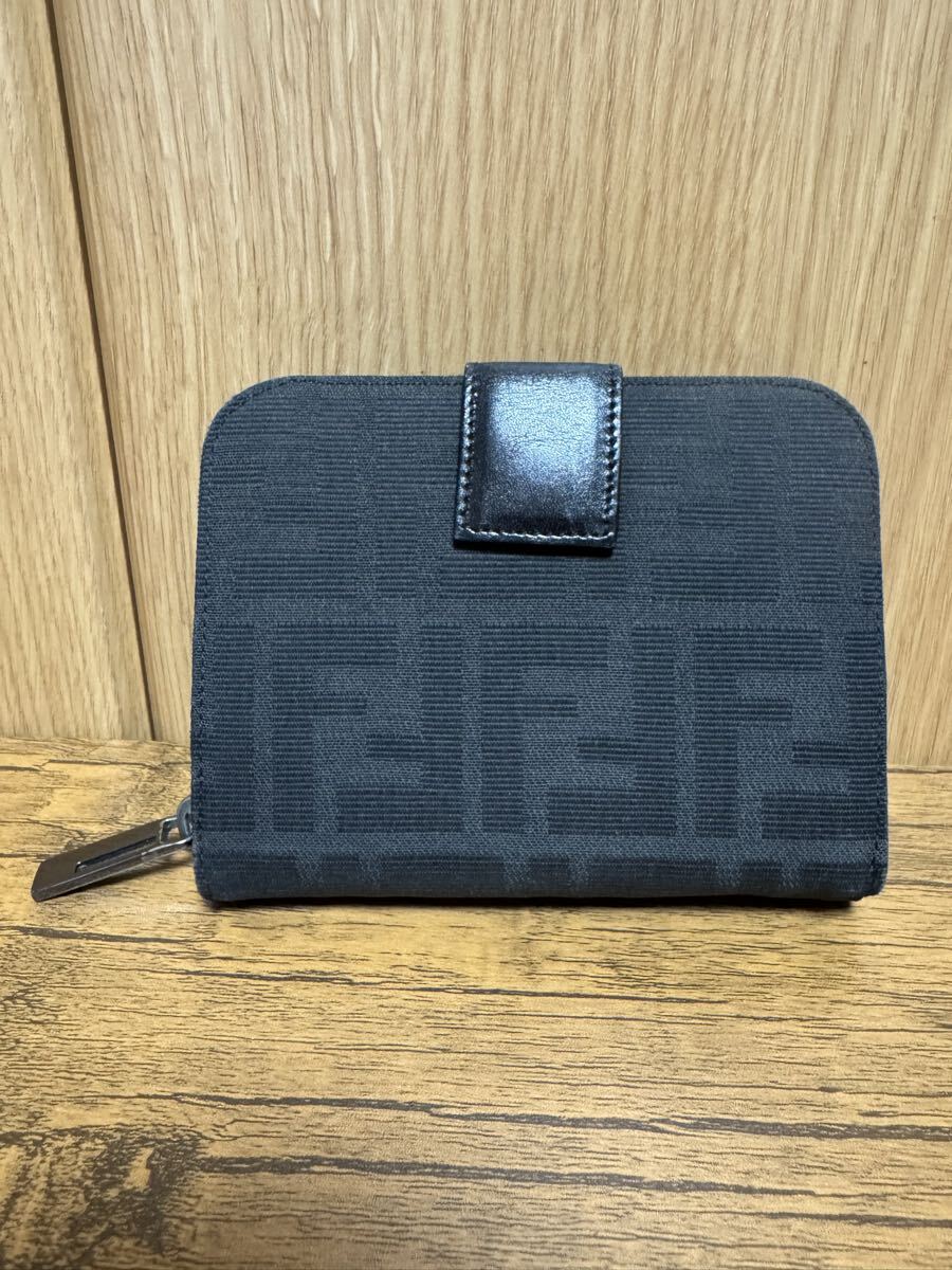 FENDI 財布 フェンディ 8M0018 ズッカ 2つ折り財布 黒 J-472拍卖