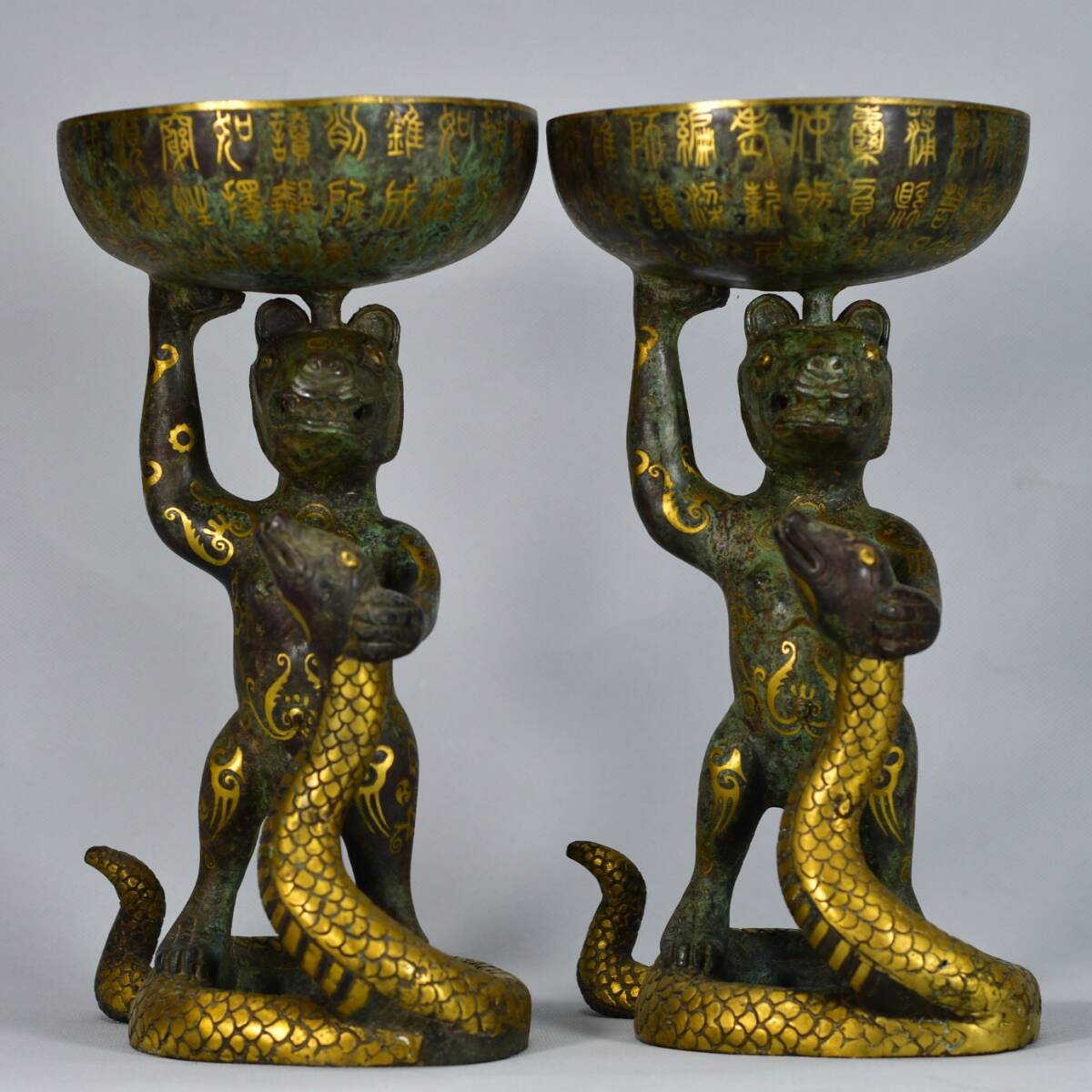 【蔵友館蔵品・商・青銅製・錯金蛇獣燈一對・青銅器】・古董品・中国古玩・時代物・希少珍品・置物・賞物・中国時代美術拍卖