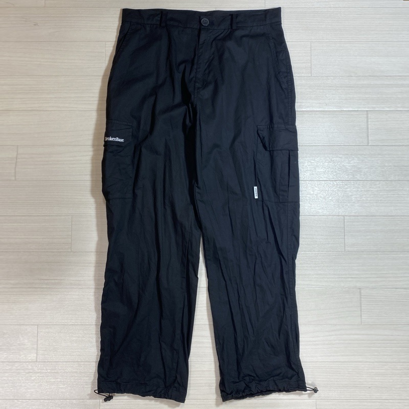 BrokenBase/ブロークンベース/ブランドネーム刺繍/6P フィールドカーゴパンツ/ブラック/裾ドローコード/ピスネーム/ユニセックス拍卖