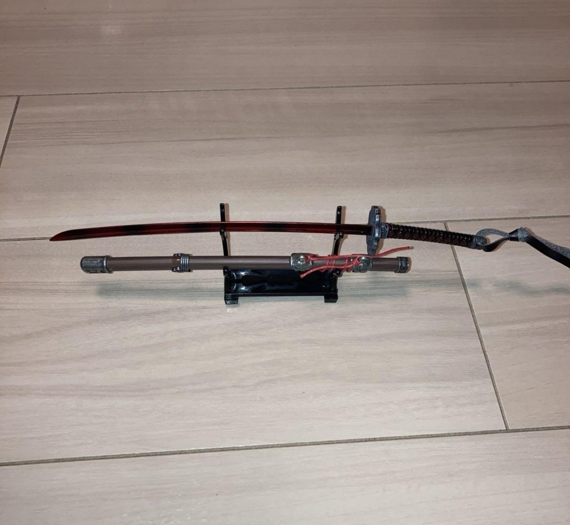 SEKIRO 不死斬り ミニチュア キーホルダー アクセサリ 25cm 台座付き拍卖