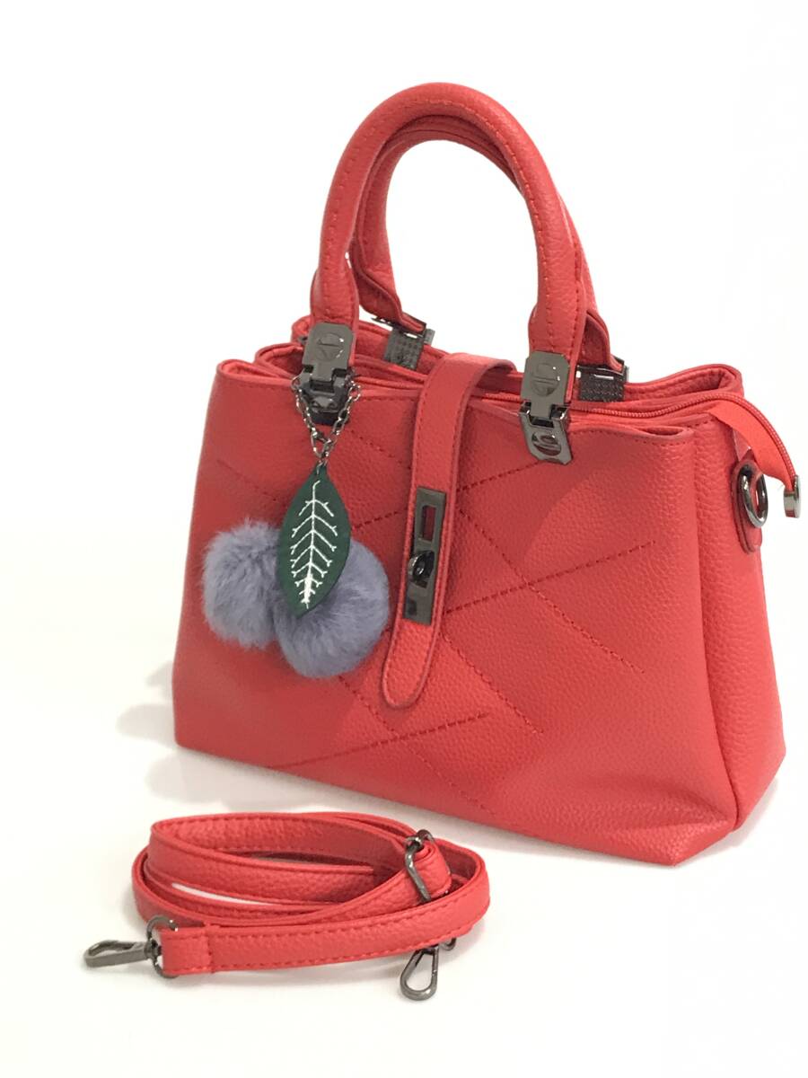 HG8598 NICOLE&DORIS ハンドバッグ ショルダーバッグ 2way ファーチャーム付き レッド 拍卖