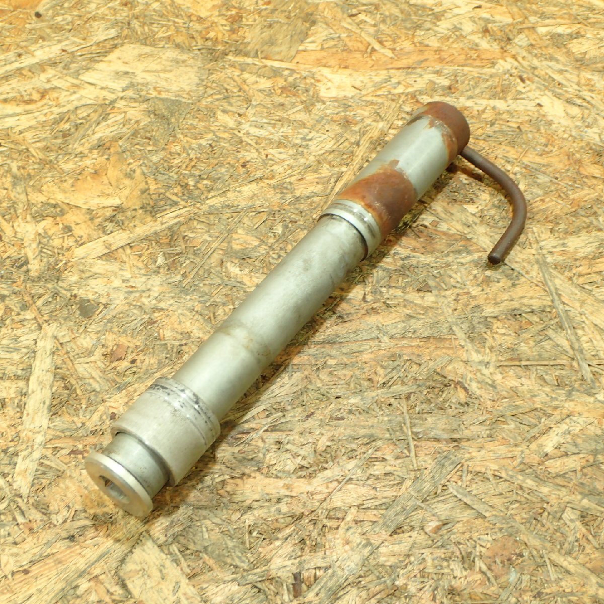 【送料SSサイズ】ハスクバーナ ZKHA200AA9V006*** TE250 フロントアクスルシャフト 検.( インジェクション 20258 1 火8拍卖