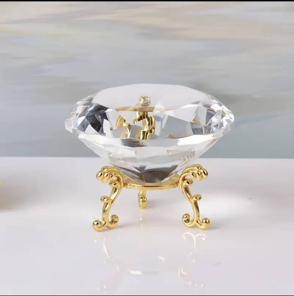 クリスタルガラス製ダイヤモンド台付 オブジェ ペーパーウェイト 文鎮 約6cm ガラス工芸品 置物 装飾品 縁起物 撮影用 ラインストーン拍卖