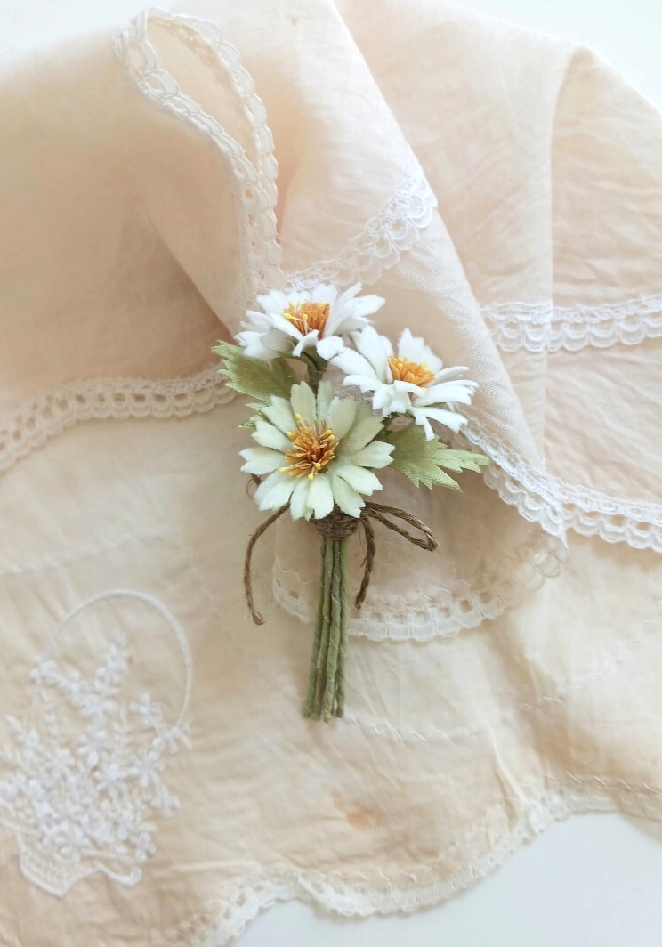 染め布花*小さなマーガレットのコサージュ ハンドメイド拍卖