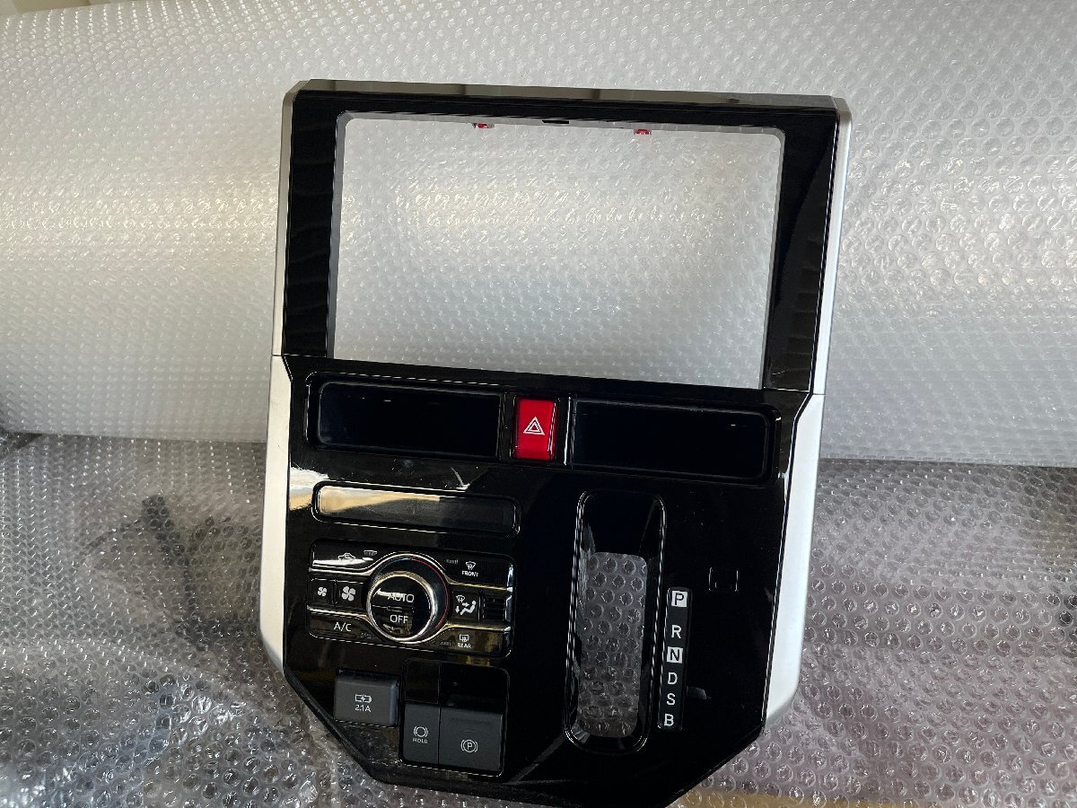 2021年 TOYOTA トヨタ ルーミー M900A エアコンパネル センターパネル オーディオパネル インパネ 9736拍卖