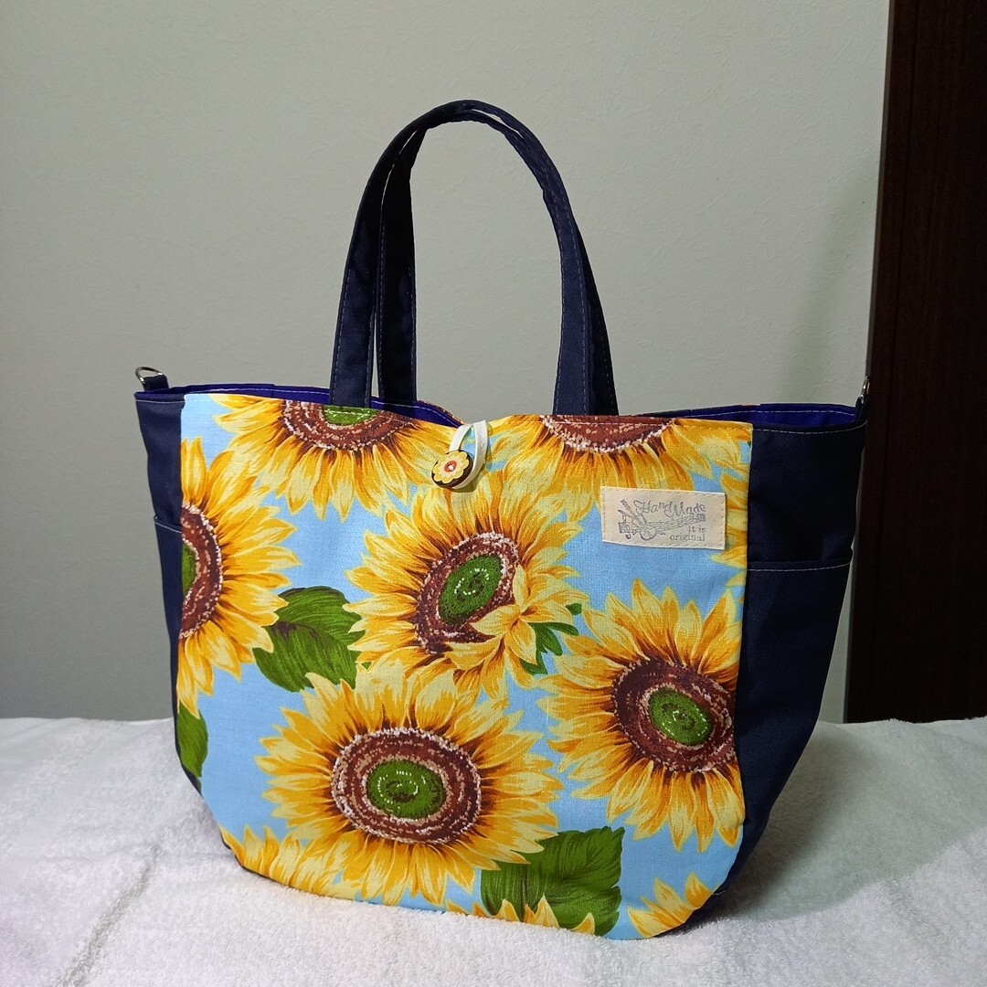 ひまわり 水色 手提げトートバッグ2way Dカン付ショルダー可 サイドポケット ハンドメイド拍卖