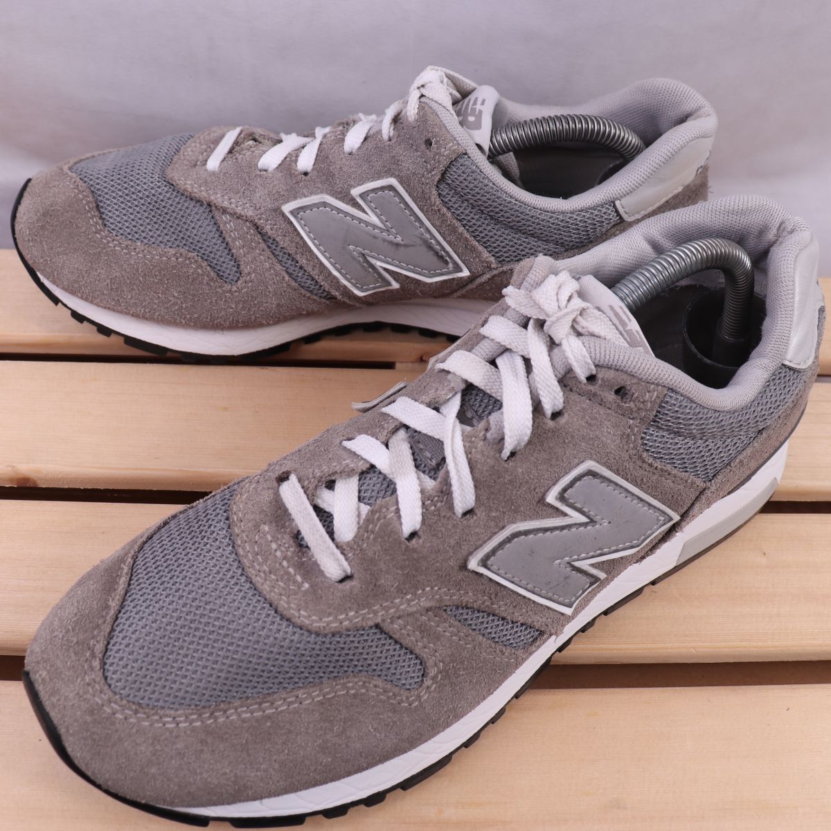 z1158【565】ニューバランス US9 27.0cm/グレー 灰 シルバー newbalance メンズ スニーカー 中古拍卖