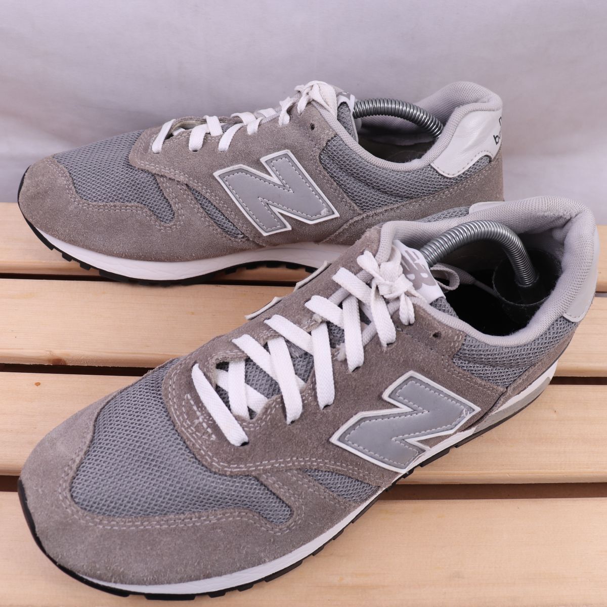 z1166【565】ニューバランス US10 28.0cm/グレー 灰 シルバー newbalance メンズ スニーカー 中古拍卖