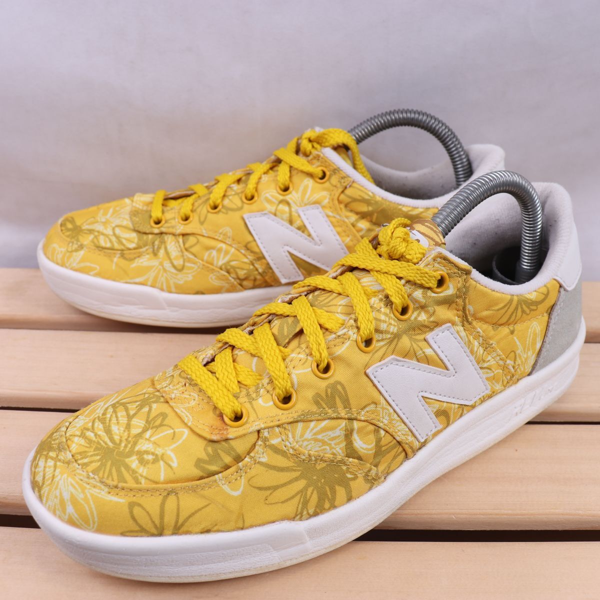 z1141【300】ニューバランス US7 25.0cm/黄色 イエロー 白 ホワイト ライトグレー 柄 newbalance メンズ ユニセックス スニーカー 中古拍卖