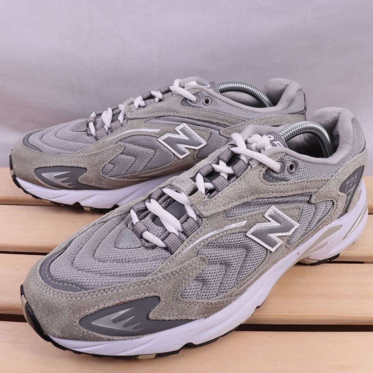 z1150【725】ニューバランス 28.5cm位/灰 グレー 白 ホワイト シルバー newbalance メンズ スニーカー 中古拍卖