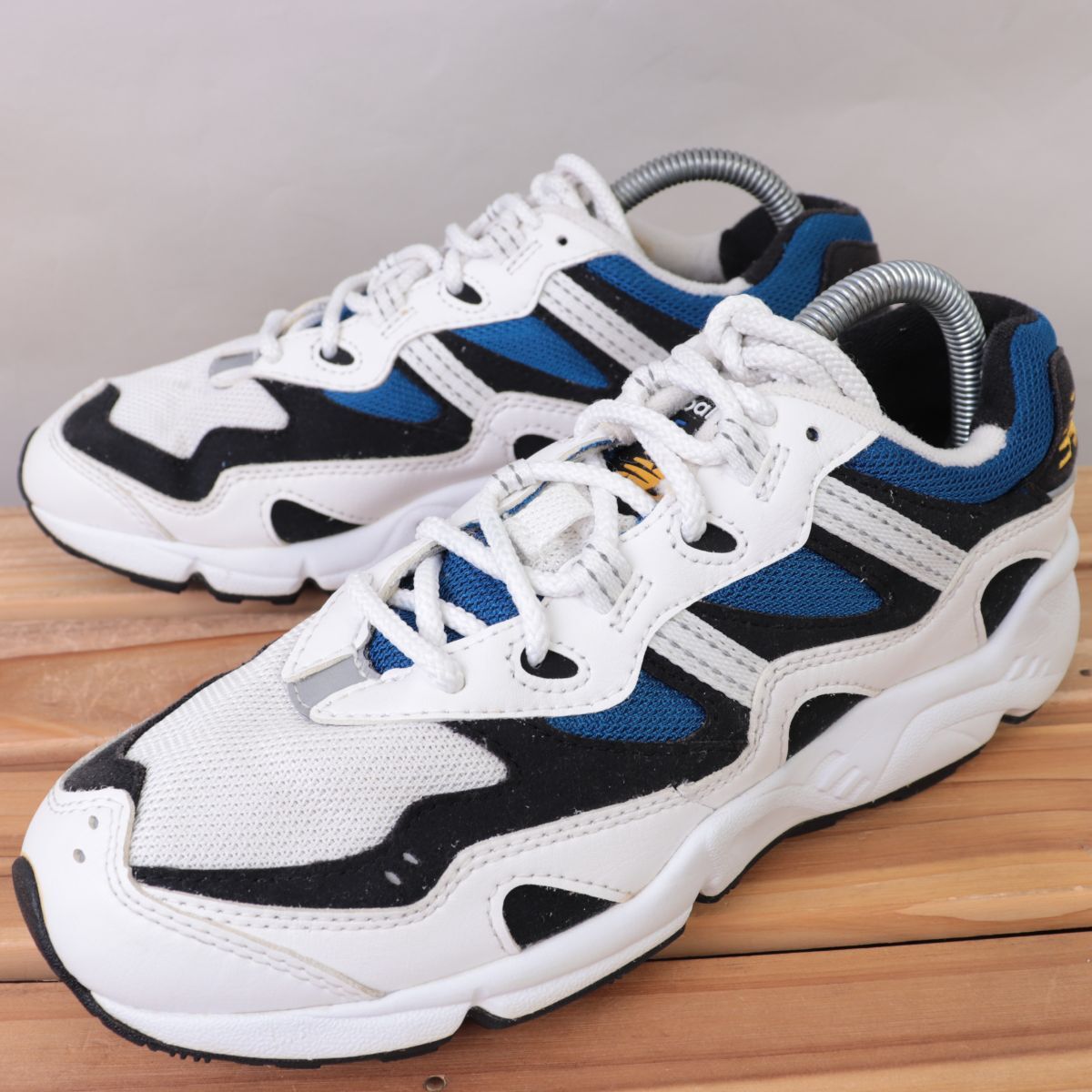 z1104【850】ニューバランス US7 25.0cm/白 ホワイト 黒 ブラック 青 ブルー newbalance メンズ ユニセックス スニーカー 中古拍卖