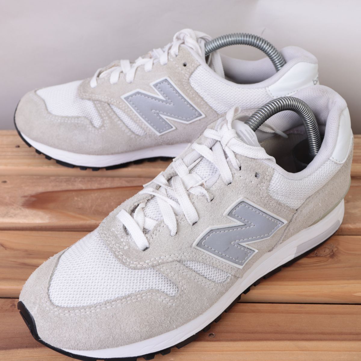z1178【565】ニューバランス US7 25.0cm/ライトグレー 白 シルバー newbalance メンズ ユニセックス スニーカー 中古拍卖