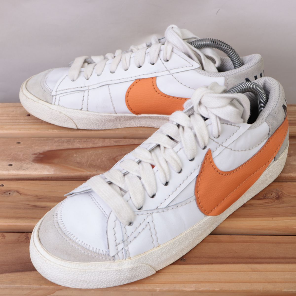 z1188 ナイキ ブレーザー ロー 77 ジャンボ US8 26.0cm/白 ホワイト オレンジ NIKE BLAZER LOW 77 JUMBO ブレザー メンズ スニーカー 中古拍卖
