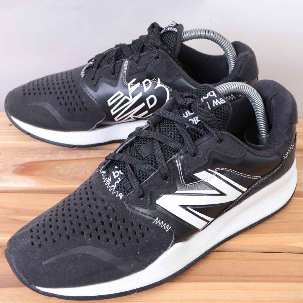 z1185【1100】ニューバランス US7 25.0cm/黒 ブラック 白 newbalance メンズ ユニセックス スニーカー 中古拍卖