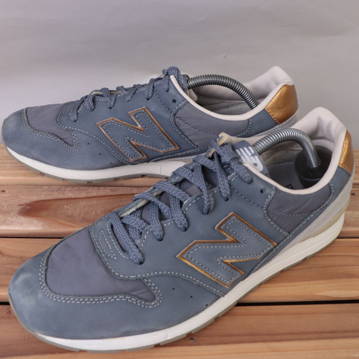 z1272【996】ニューバランス US10 28.0cm/ダークグレー 金 ライトグレー newbalance メンズ スニーカー 中古拍卖