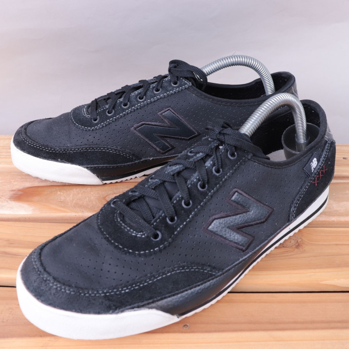 z1330 ニューバランス US9 27.0cm/黒 ブラック 白 ホワイト 赤 レッド newbalance メンズ スニーカー 中古拍卖