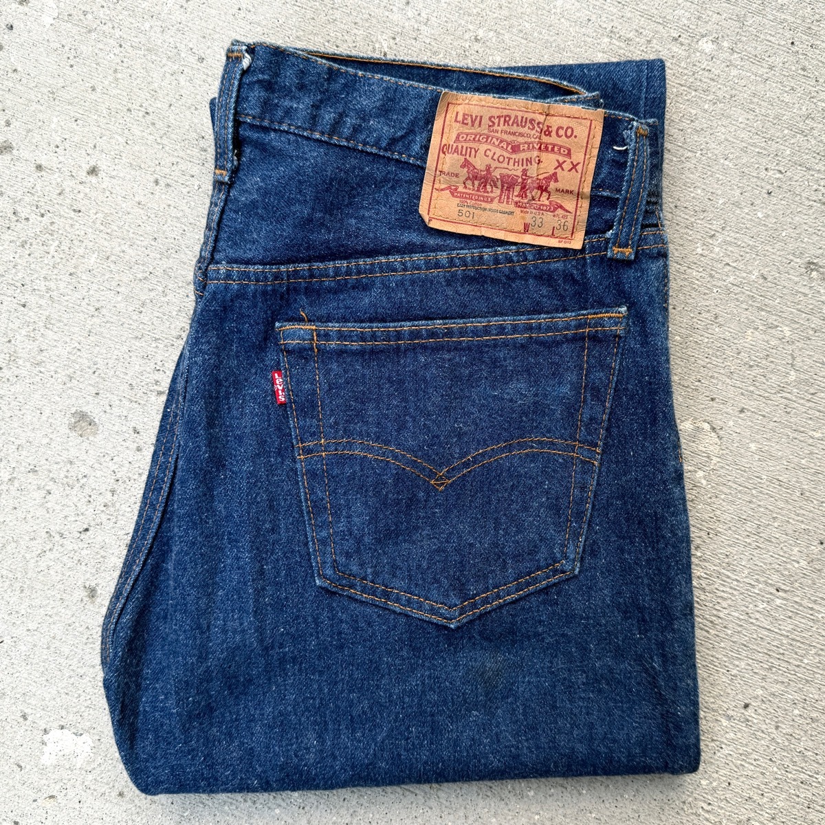ハチマル 米国製 80s オリジナル Levi’s 501 W33 (W31~W32) CARE入り紙パッチ 濃紺 ビンテージ 1980年代 中古 ジーンズ アメリカUSA製拍卖