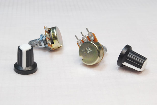 5kΩの可変抵抗器(ポテンショメータ), ボリューム2個と専用ノブ2個のセット拍卖
