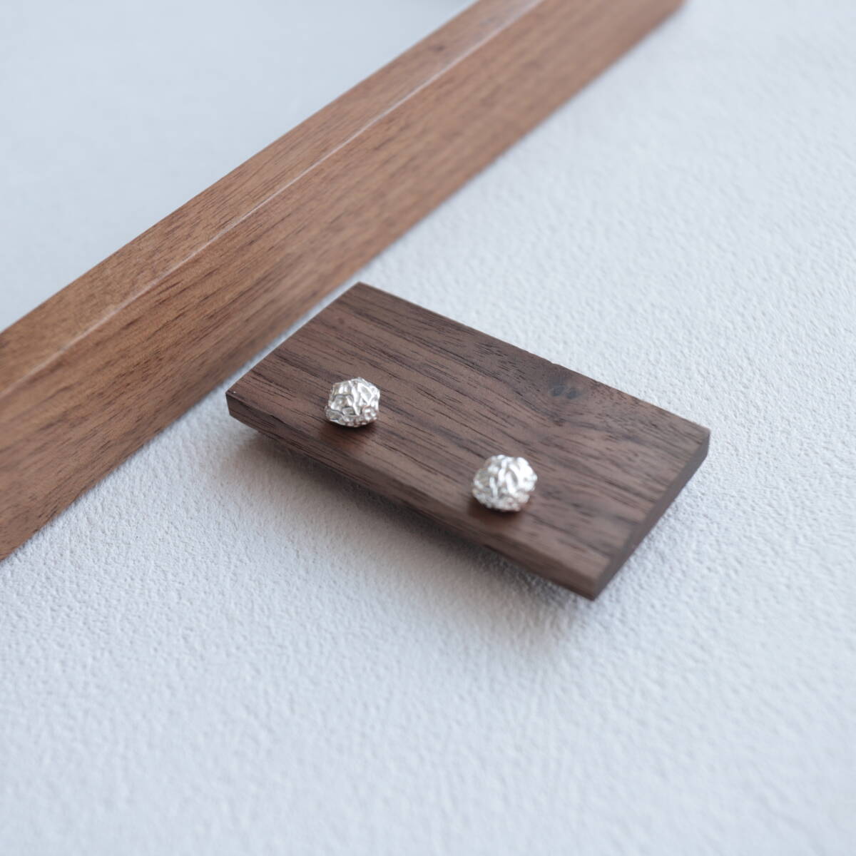 ピアス シルバー925 レディース 不規則 隕石イヤリング 金属アレルギー対応拍卖