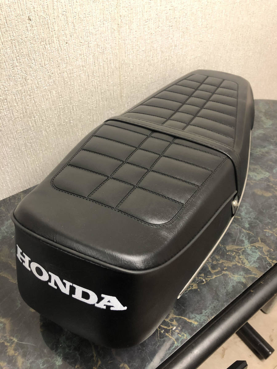 ☆☆新品・未使用! HONDA 純正シート 旧車ルック CD125/CG125用? 流用取り付けに アンコ抜き カスタムシート拍卖