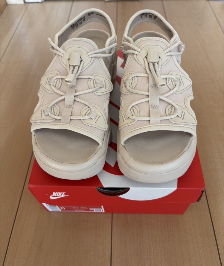 ナイキ NIKE エアマックスココ サンダル 23センチ ベージュ拍卖