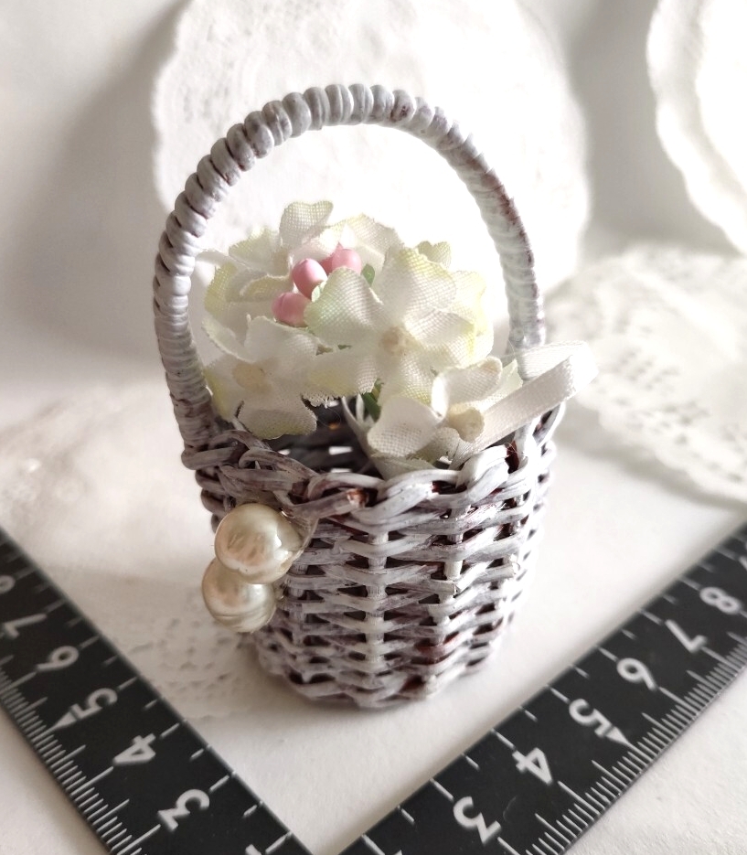 tia *゜☆ドール用 花束 籠 セット バロック パール 付き 白 カゴ かご バッグ タミーちゃん TBleague momoko バービー ジェニー 1/6ドール拍卖