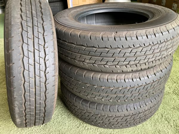 送料無料 中古タイヤ ダンロップ SP175N 195/80R15 107/105 LT ハイエース 純正装着タイヤ キャラバンなどにも 3拍卖