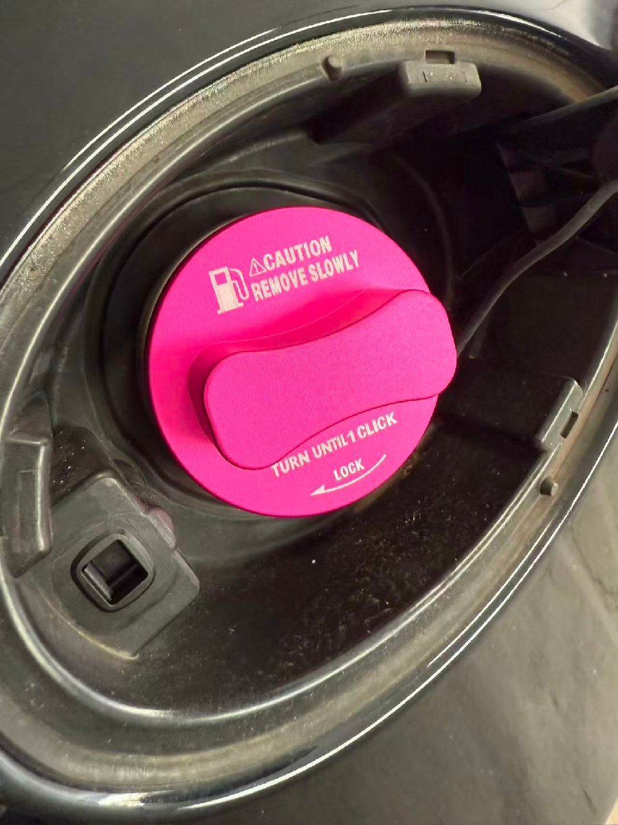 デザイン性UP♪ ベンツ 給油キャップ タンクキャップ カバー ピンク W205 C180 C200 C220d C250 C300 C350e C450 C43 C63 Cクラス拍卖