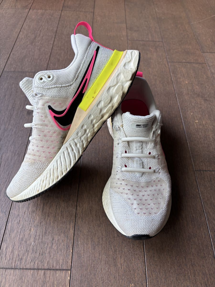 ナイキ 蛍光 レアデザイン!! NIKE 25cm 白スニーカー ホワイト ピンク拍卖