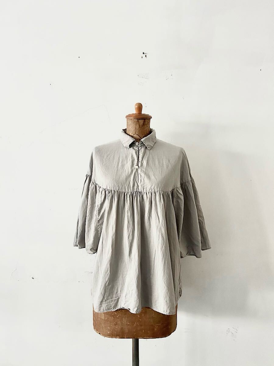 Brocante ケープシャツ サンドグレー サイズ2拍卖
