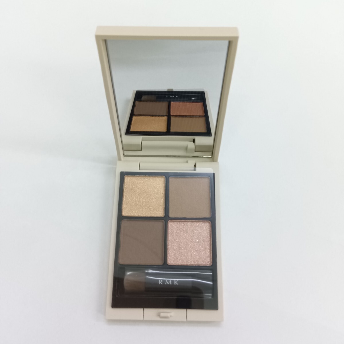 未使用品 RMK シンクロマティック アイシャドウパレット ソフトスポット 01 25082703拍卖