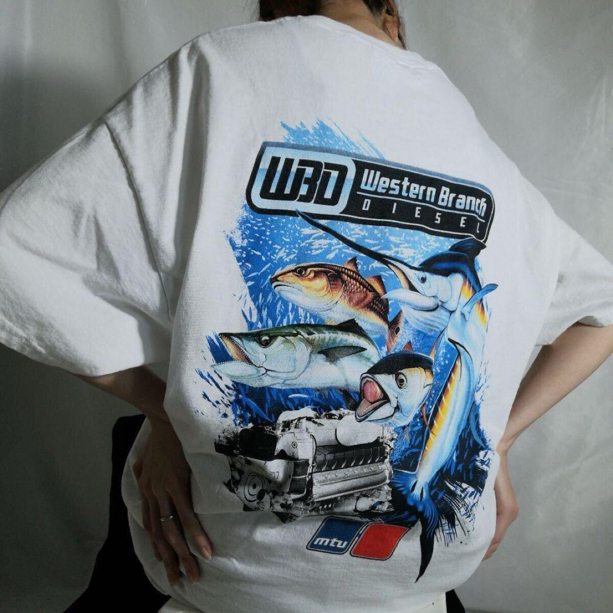 00s GILDAN ギルダン 企業ロゴ バックプリント 半袖 Tシャツ ポケT 両面プリント 魚 白 ホワイト メンズ XL 古着 1705拍卖