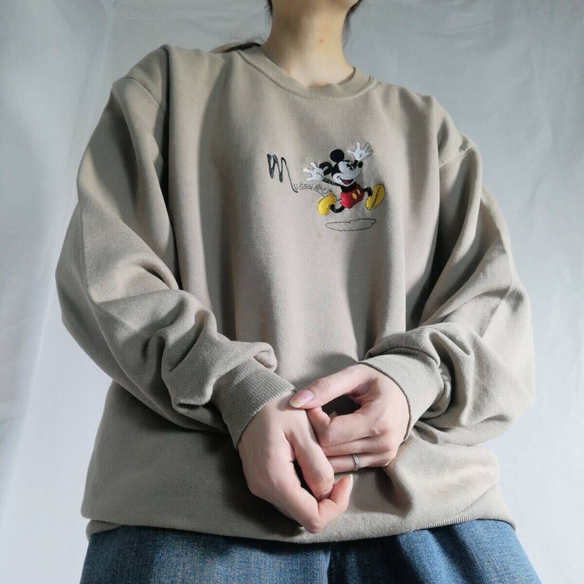 古着 90年代 Disney ヴィンテージディズニー 刺繍スウェットシャツ トレーナー ミッキーマウス MICKEY メンズ M ベージュ拍卖