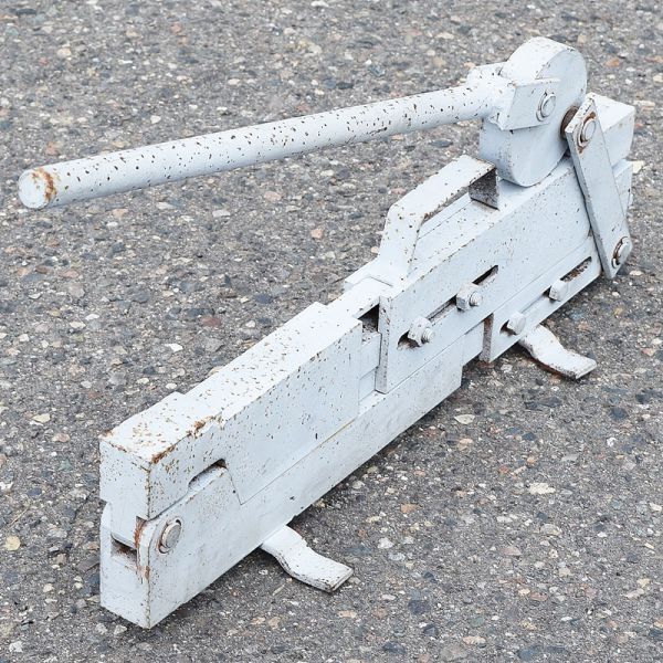 【新潟発】板金折曲機 手動 折り曲げ機 メタル 金属 ベンダー 可動品 加工機 建築 板金 大工 中古 工具 北陸 メーカー不明 現状販売 ②拍卖