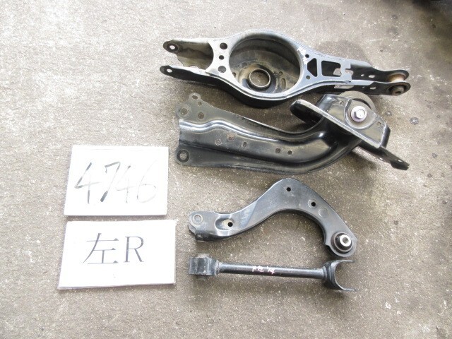 30年 プリウス DAA-ZVW50 左Rアーム 4本セット 202778 4746拍卖