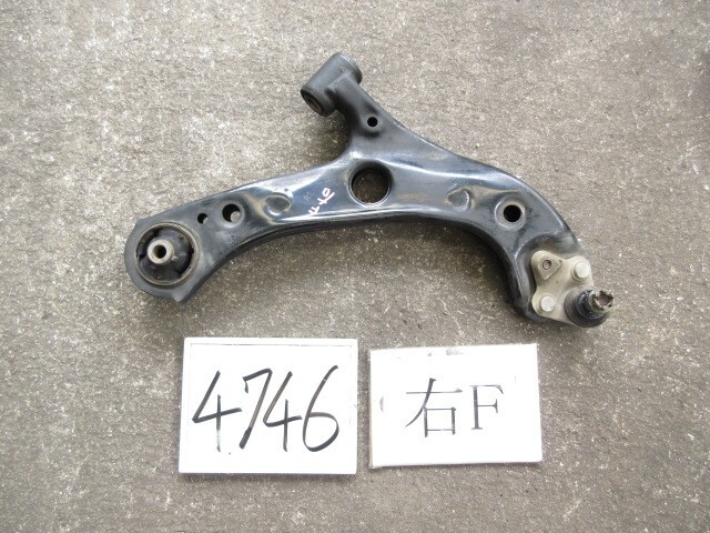 30年 プリウス DAA-ZVW50 右Fロアアーム 48068-47060 202779 4746拍卖