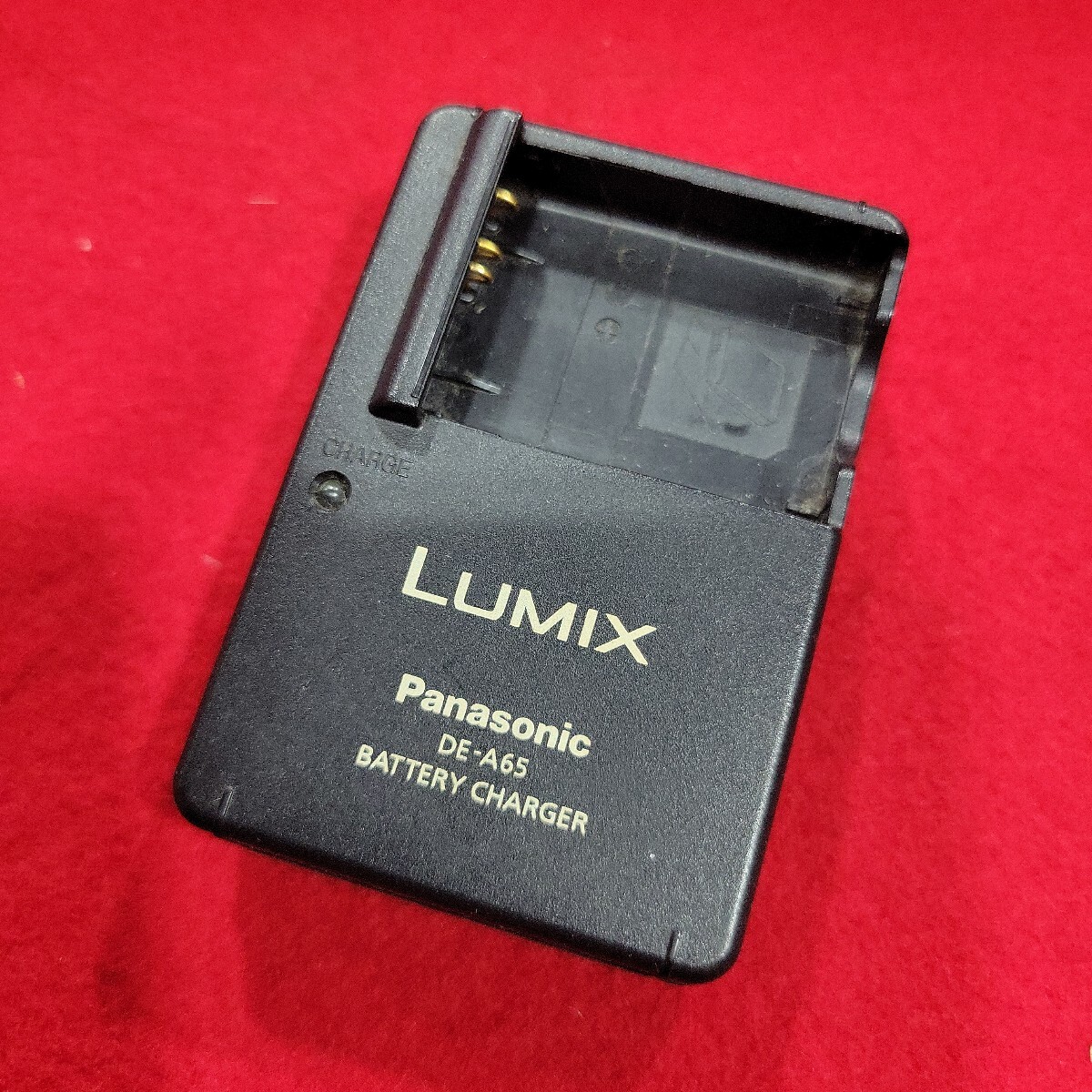 №8950 USED 動作OK Panasonic LUMIX DE-A65 純正 バッテリーチャージャー 充電器拍卖