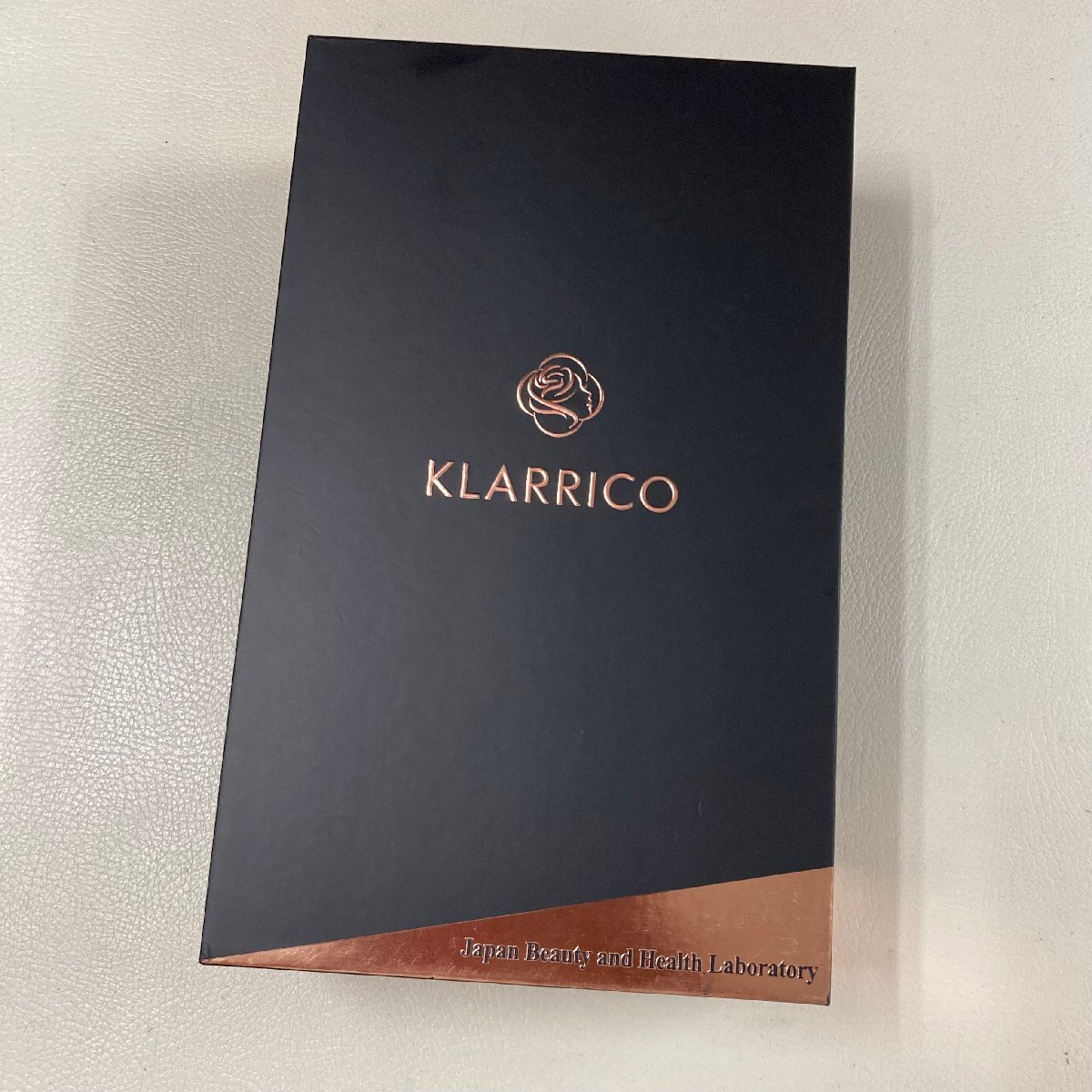 ☆新品未使用☆ KLARRICO クラリコ BME-01 EMS多機能美顔器 導入プラス ボーテ・マルティ 本体サイズ:4.35 x 3.8 x 19.9 cm拍卖