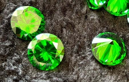 【丸型】エメラルドグリーン 10mmルース2個売りキュービックジルコニア(人工・合成ダイヤ)アクセサリー材料、ハンドメイド拍卖