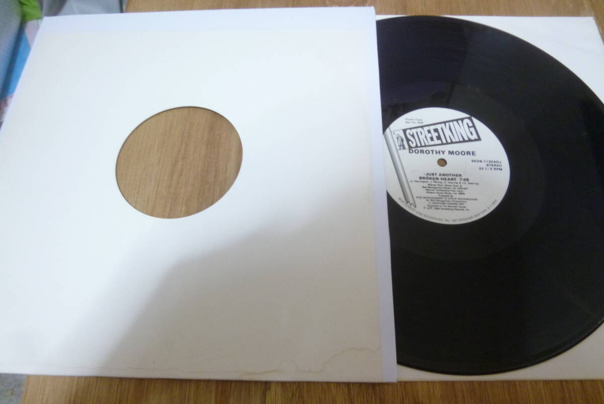 12” DOROTHY MOORE // JUST ANOTHER BROKEN HEART拍卖