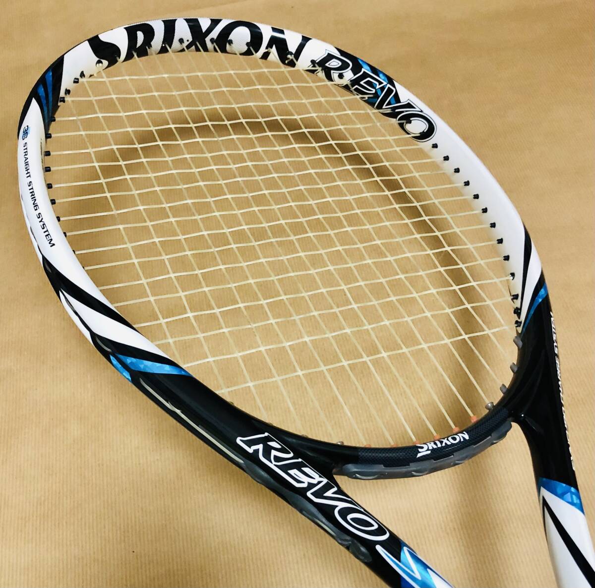 美品 SRIXON REVO S 8.0 スリクソン レヴォ エス 8.0 どんなボールでも楽に返球“魔法のラケット 未使用元グリップ交換済み LX800拍卖