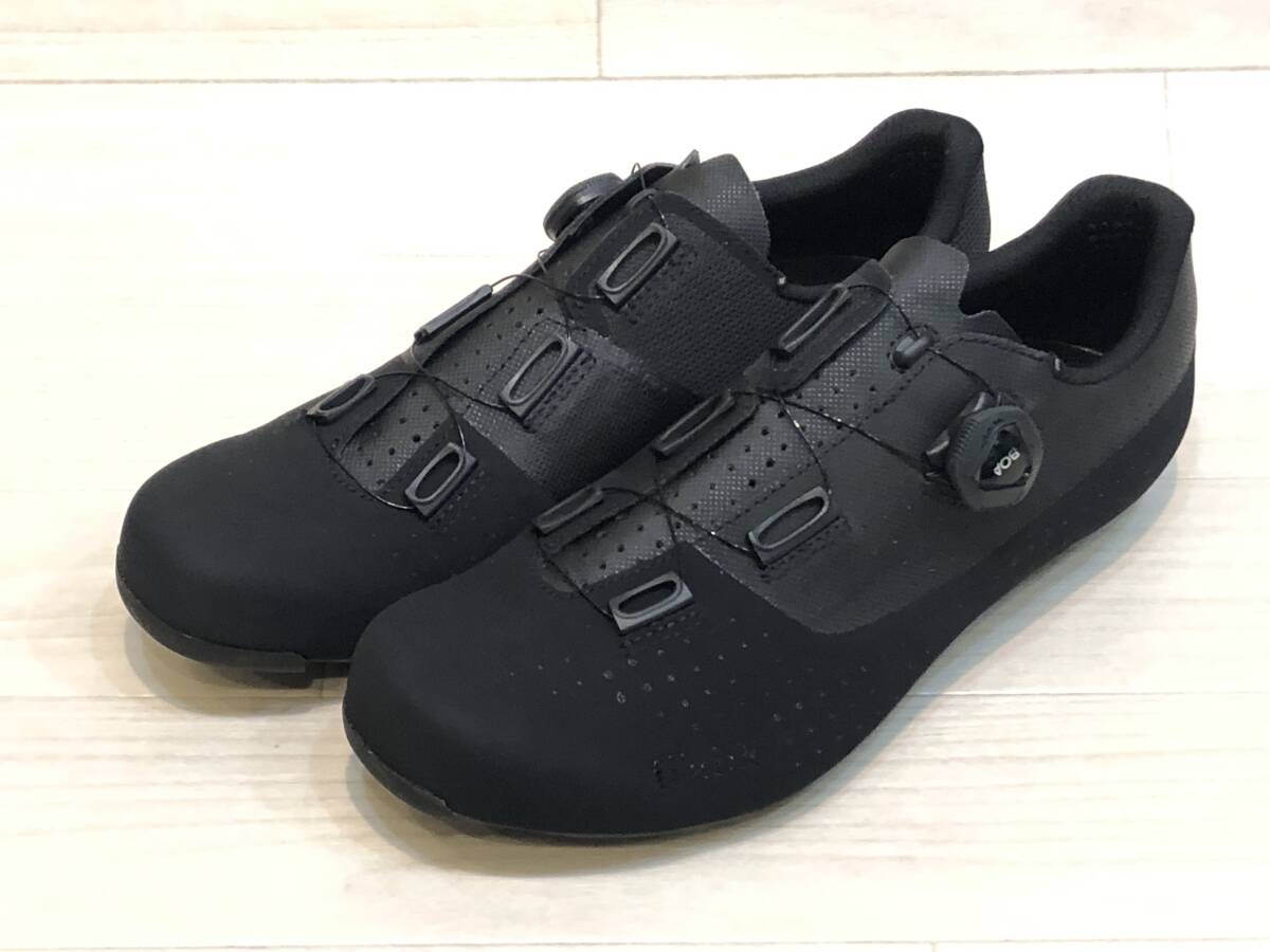 【2万円即決!】Fizik TEMPO OVERCURVE R4 WIDE Black/Black / EU43≒27.7Cm拍卖