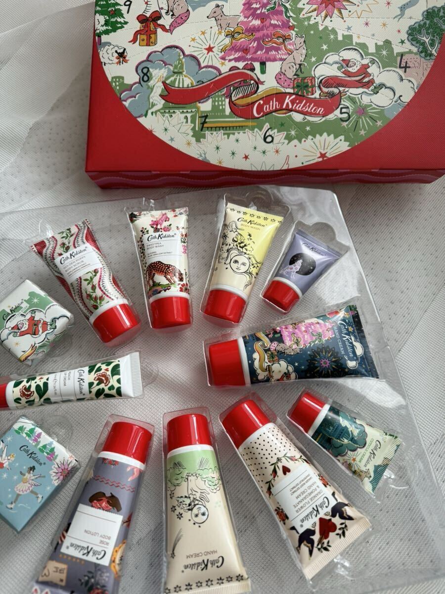 12個セット キャスキッドソン コスメ クリスマス アドベントカレンダー ハンドクリーム 美容液 ソープ ボディクリーム ギフト拍卖