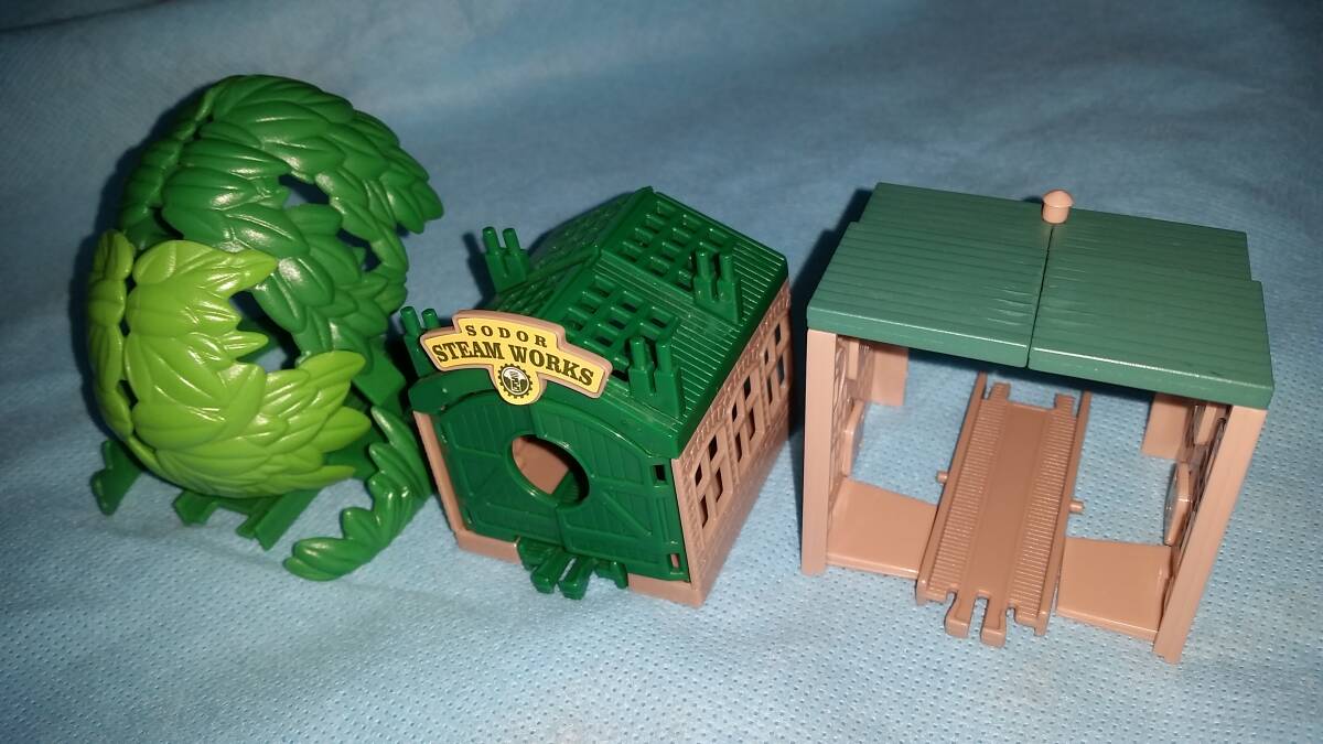 カプセルプラレール:森のかくれんぼトンネル 機関庫 車庫 拡張 情景 パーツ カププラ 1E2FC/オクパナ拍卖