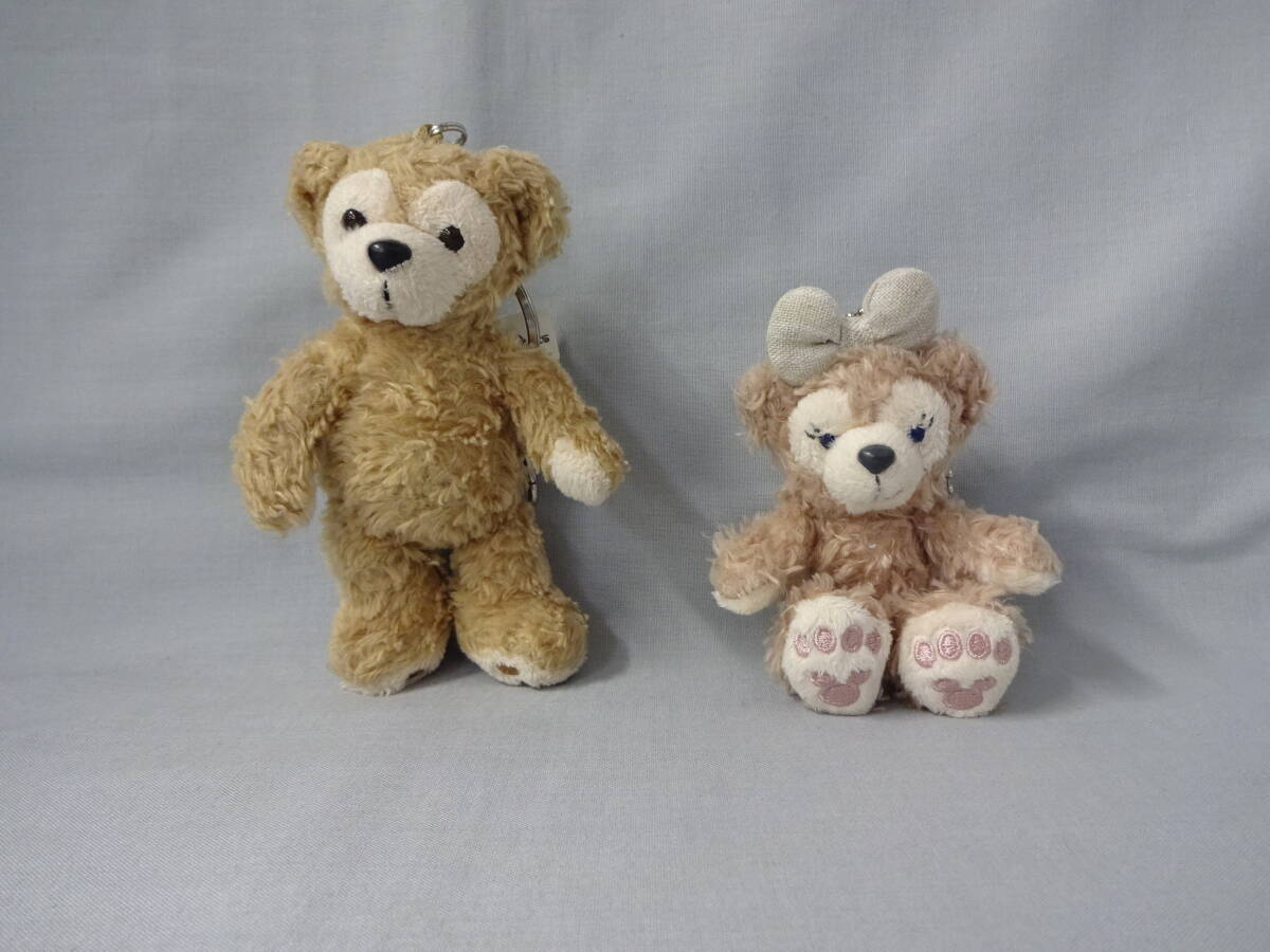 DISNEY PARKS ダッフィー ぬいぐるみ キーホルダー & シェリーメイ ぬいぐるみチャーム 2体セット ナスカン ボールチェーン付 ディズニー拍卖