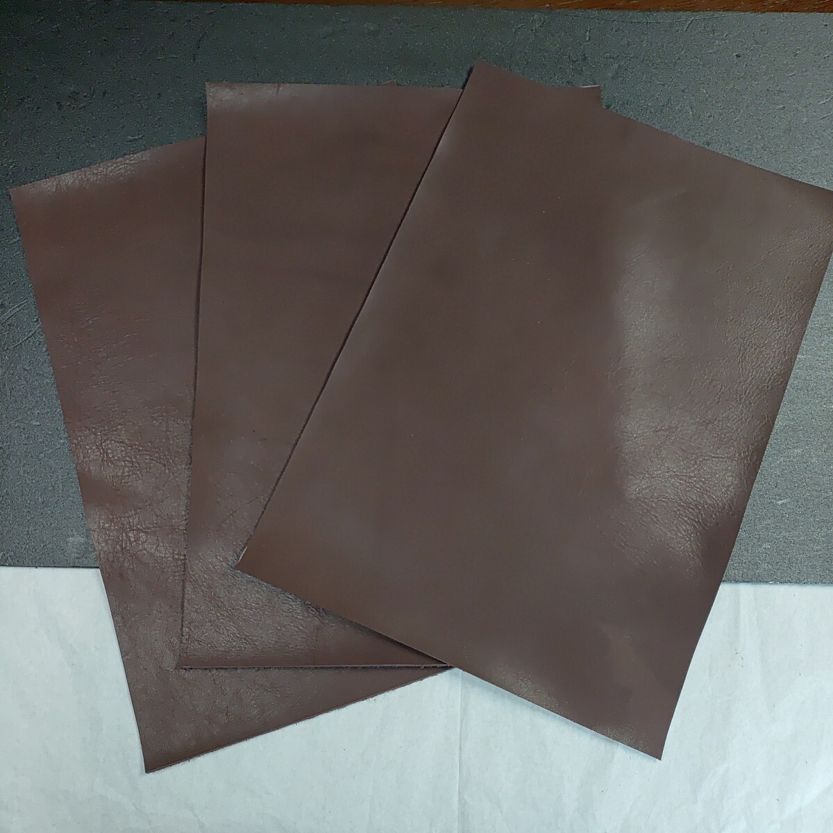 レザークラフト 本革 はぎれ 材料 A3サイズ 3枚 訳あり品 A-6拍卖