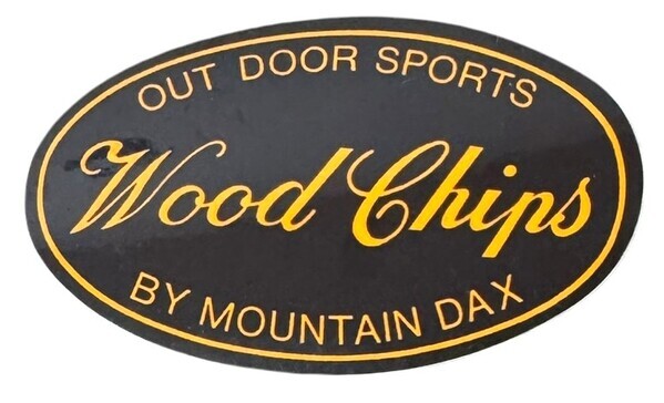 訳あり ウッドチップス バイ マウンテンダックス ステッカー 茶色 橙 WOOD CHIPS MOUNTIAN DAX STICKER シール ギア バックパック アイゼン拍卖