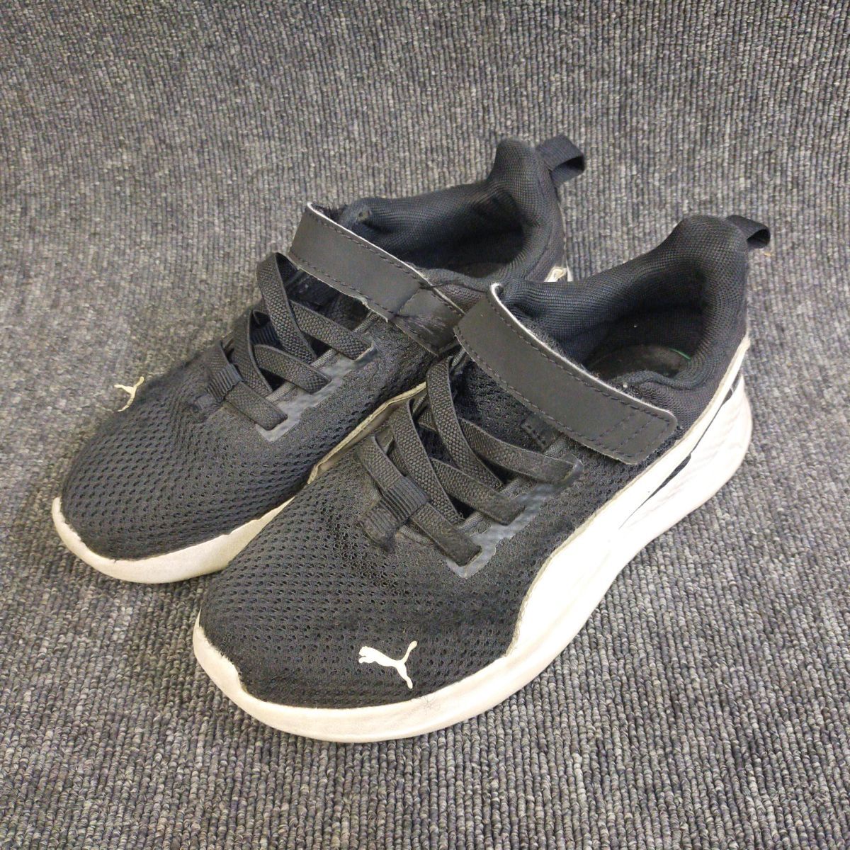 E17-20250826-14 PUMA キッズスニーカー ブラック 19cm 子供用 5歳以上 軽量 通気性拍卖